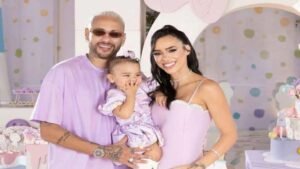 نيمار يرقص ويغني في عيد ميلاد ابنته رغم إصابته
