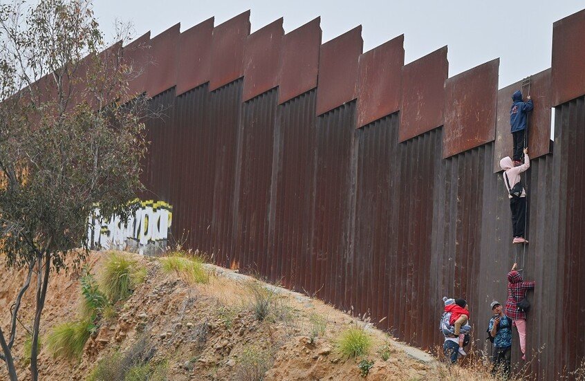 الحكومة البنمية: لسنا ملزمين بقبول المهاجرين المرحلين من الولايات المتحدة
