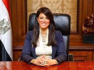 وزيرة التخطيط تغادر القاهرة للمشاركة بأعمال المنتدى الاقتصادى العالمى بدافوس