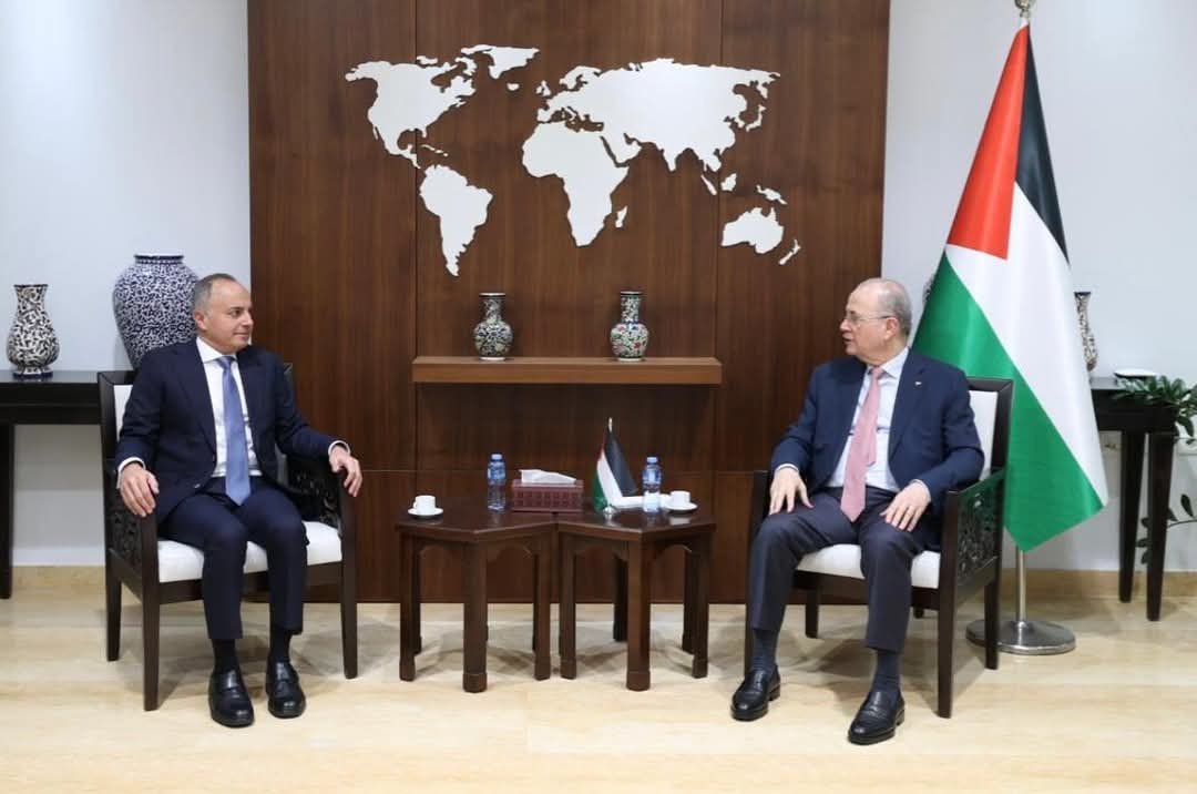 سفير مصر في رام الله يلتقي برئيس الوزراء وزير الخارجية