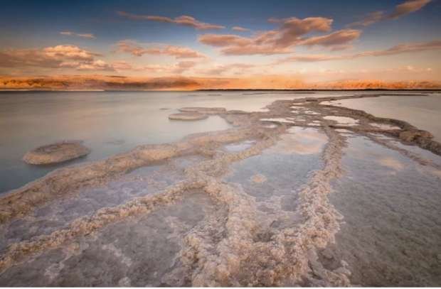 البحر الميت ظاهرة جيولوجية وطبيعية نادرة