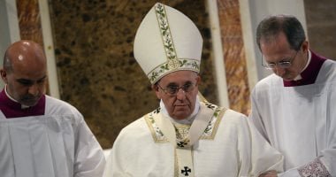 في الثامنة مساءً.. الفاتيكان يعلن موعد وضع البابا فرانسيس في النعش