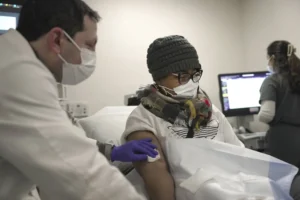 استئصال كلية خنزير من مريضة أميركية بعد 4 أشهر من زراعتها