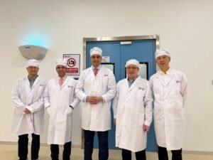 رئيس هيئة الرعاية الصحية يجري زيارة ميدانية لأكبر مصنع في العالم لإنتاج الألبيومين البشري المخلق ومشتقات الدم بتقنية "البايو تكنولوجي"