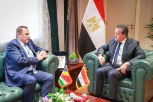 نائب رئيس مجلس الوزراء وزير الصحة يستقبل وزير خارجية جمهورية سيشل لمناقشة سبل التعاون المشترك