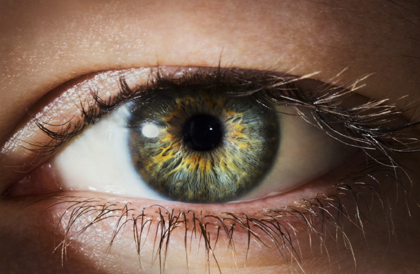 العيون مرآة تكشف عن حالتنا الصحية العامة