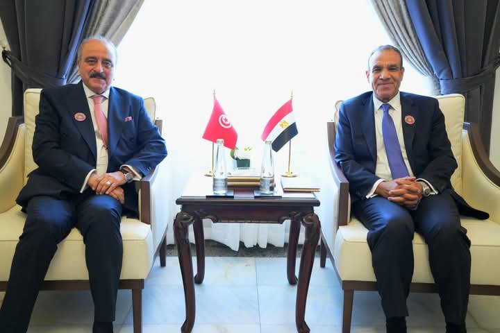 وزيرا خارجية مصر وتونس  يلتقيان في بغداد