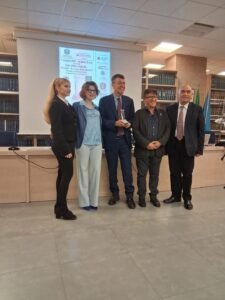 جائزة "أصوات الحرية لرئيس تحرير و فريق ايسك_نيوز؛ البروفيسور فؤاد عودة نهى عراقي و بدور خطاب