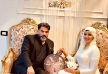 الزميل سباعي إبراهيم يهنئ الكابتن حسن العزازي بمناسبة عقد قرانه