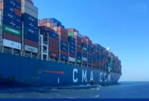 قناة السويس تشهد عبور سفينة الحاويات CMA CGM ZEPHYR ضمن قافلة الجنوب