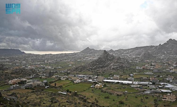 جبال تنومة.. وجهة بارزة لعشاق السياحة الجيولوجية