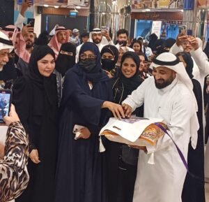 إلهامات فان جوخ".. احتفاء بالجمال العربي في عباءة الإلهام العالمي