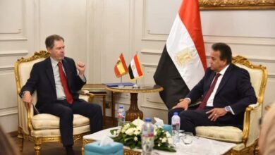 وزير الصحة المصري يبحث مع سفير إسبانيا بمصر سبل تعزيز التعاون في القطاع الصحي