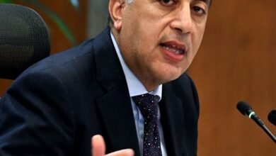 رئيس الوزراء يهنئ وزير الداخلية بذكرى عيد الشرطة