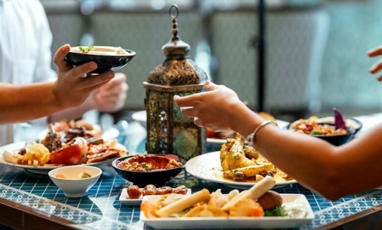 6 أطعمة ومشروبات «متكسرش بيها صيامك»: أحدها يهيج المعدة وآخر قد يؤثر سلبا على القلب