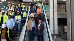 كامل الوزير يتفقد الخط الأول للقطار الكهربائي السريع من العلمين إلى الإسكندرية