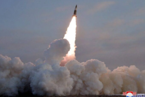 كوريا الشمالية تطلق 10 صواريخ باليستية خلال تدريبات لواشنطن وسول