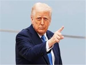 ترامب: سنتخذ قرار إنهاء الضربات على إيران في الوقت المناسب