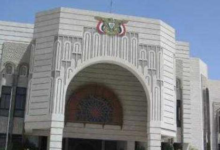 الحكومة اليمنية: انخراط الحوثيين بالدفاع عن النظام الإيراني يعرض أمننا القومي للخطر