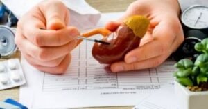 تورم القدمين غير المبرر علامة تحذيرية على فشل الكلى لا تتجاهلها