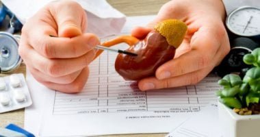 تورم القدمين غير المبرر علامة تحذيرية على فشل الكلى لا تتجاهلها