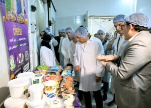 رئيس الوزراء يتفقد مصنع "غازي لاند" لتصنيع منتجات الألبان